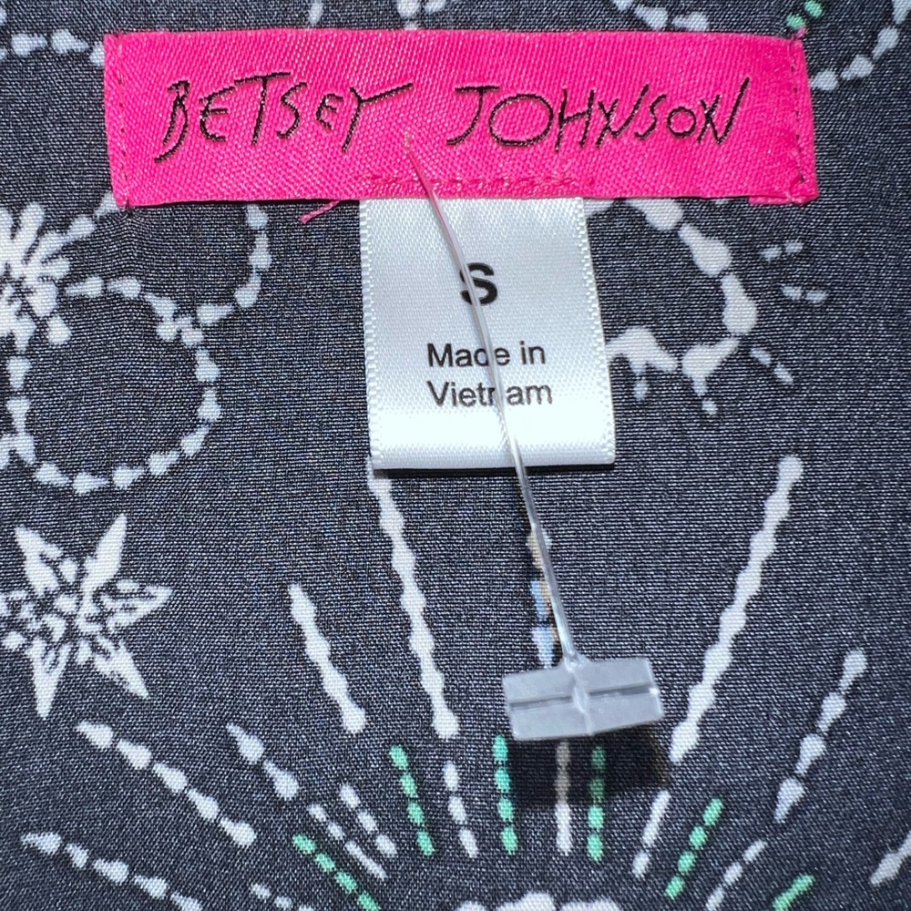 Betsey Johnson Fate & Fortune Hands Moon Stars Snakes 2 Pocket Scrubs Shirt Sz S - Picture 3 of 7
